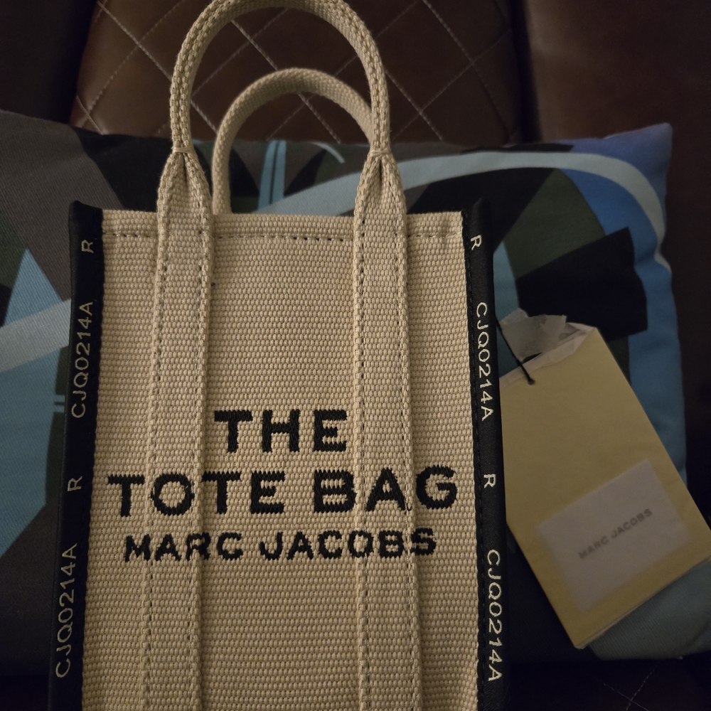 NWT Marc Jacobs Cream and Black Tote Bag with Bold Text